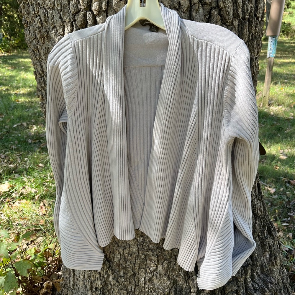 ⬇️Price Drop!⬇️ Tommy Bahama Cardigan in size S